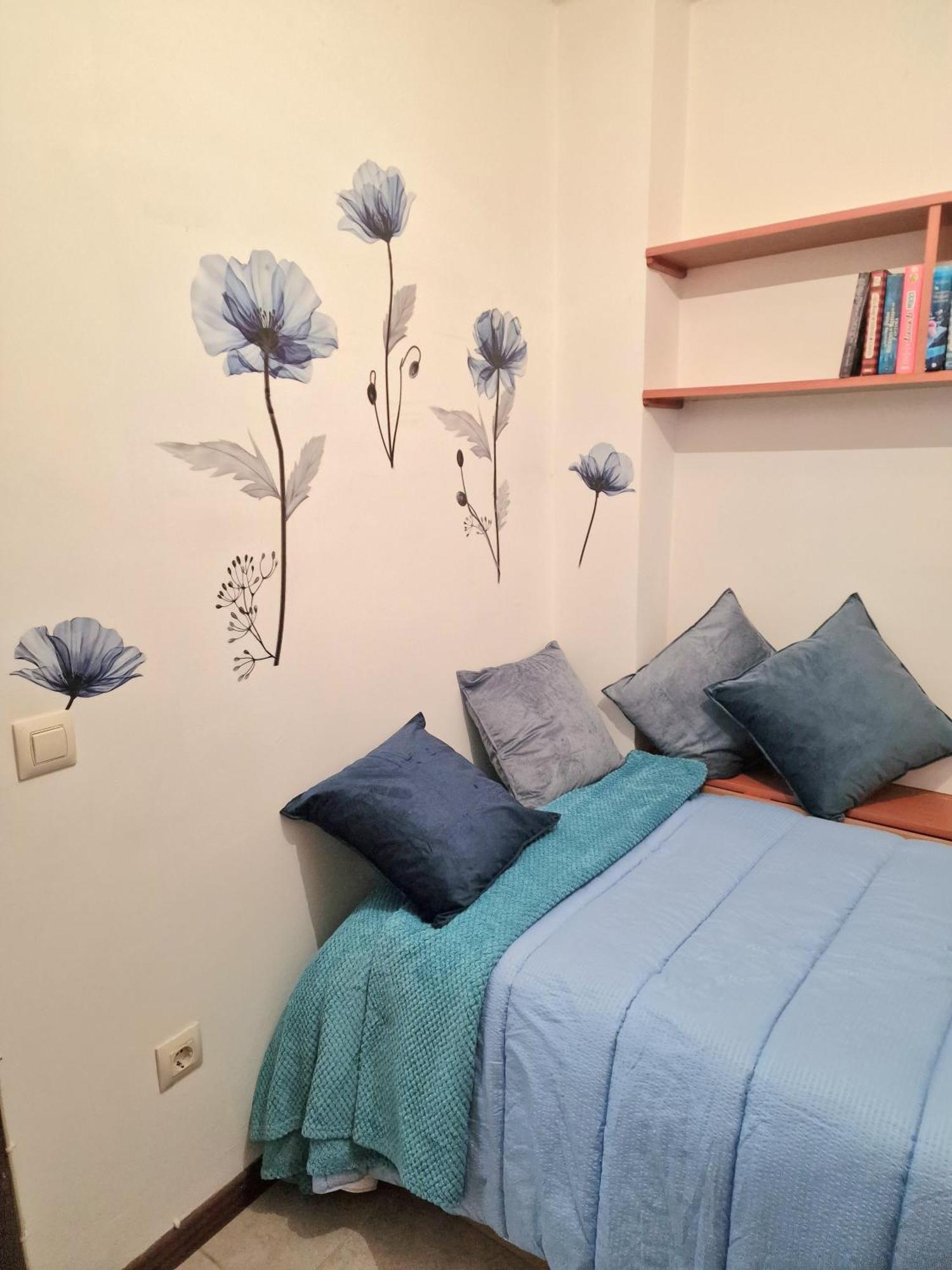 Lovely Blue *